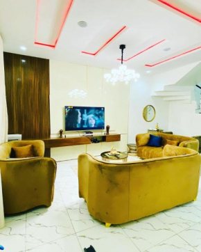 FayFays Edifice C1 A Luxury 4 Bedroom Terrace Duplex